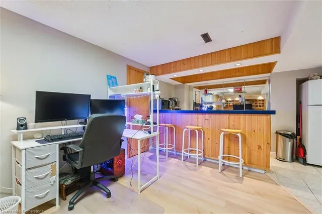 Additional image 31 of 177 Royal Orchard Dr