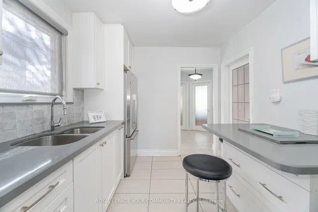 Additional image 16 of 185 Dunraven Dr