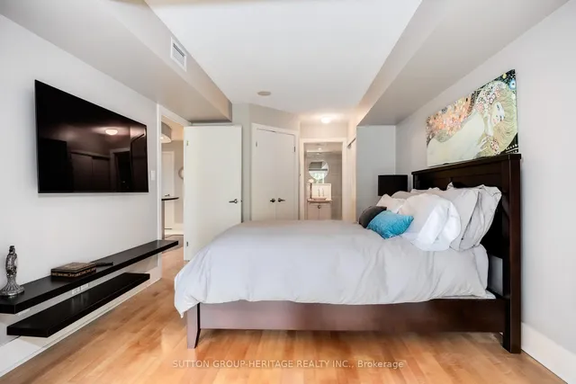 Additional image 21 of 550 Queens Quay Unit 126