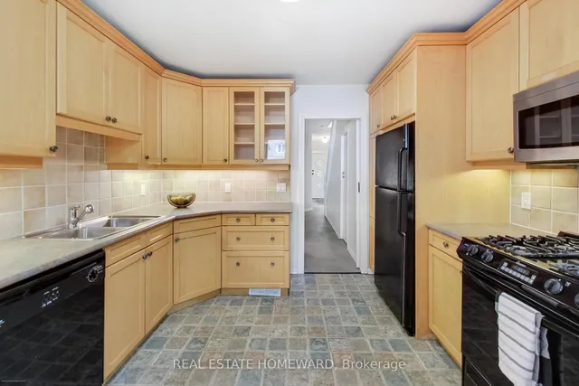 Additional image 12 of 111 Parkmount Rd