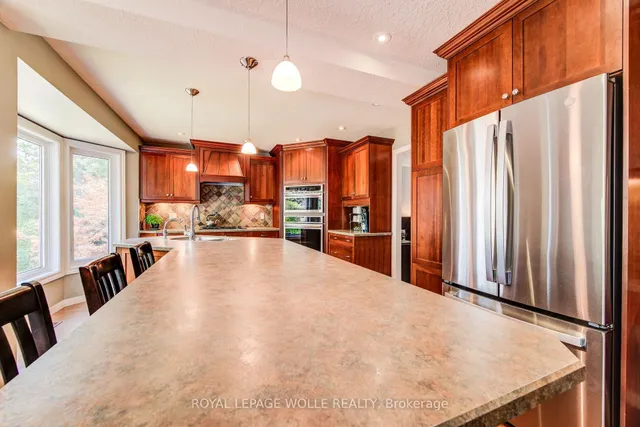 Additional image 18 of 33 Tinatawa Crt