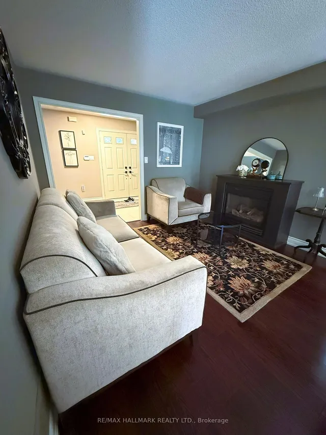 Additional image 8 of 215 Queenslea Ave