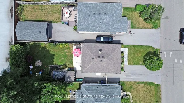 Additional image 33 of 48 Acorn Ave