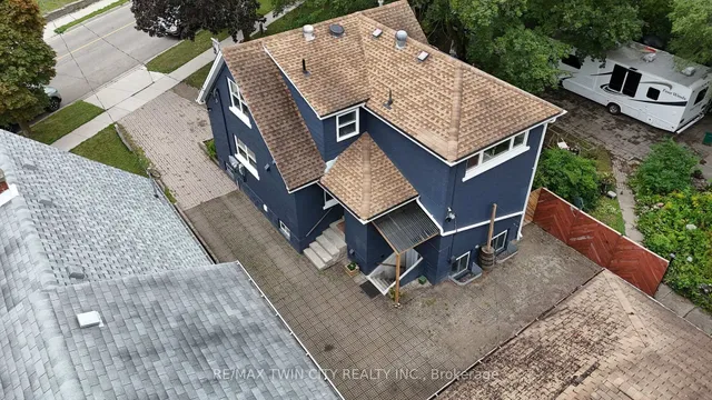 Additional image 41 of 604 Guelph St