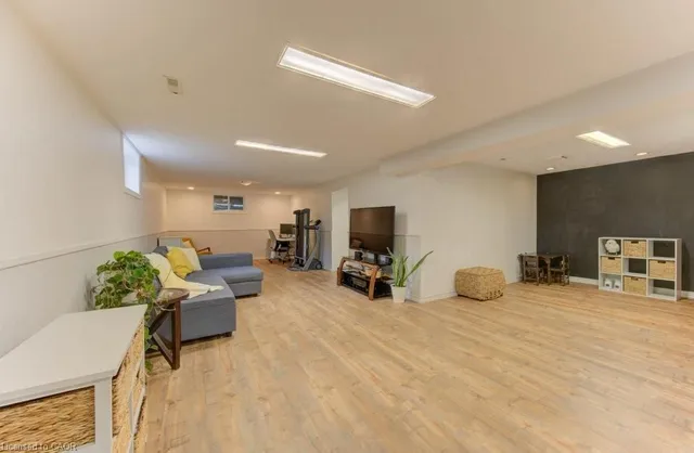 Additional image 27 of 152 Pinedale Dr