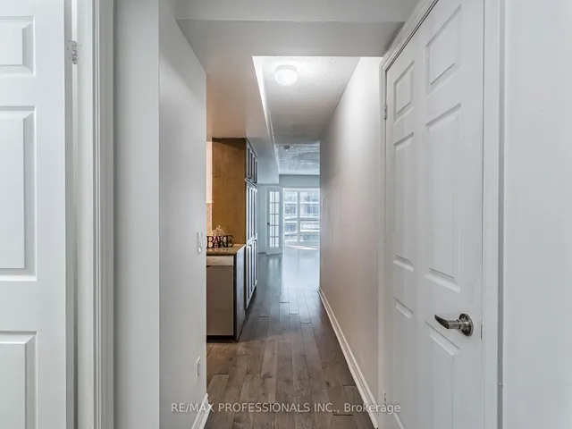 Additional image 4 of 763 Bay St Unit 707