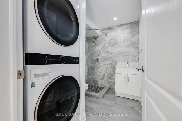 Additional image 38 of 326 Moorlands Cres