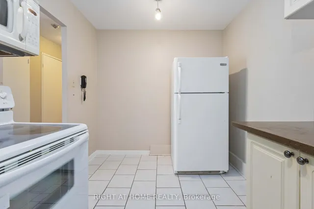 Additional image 13 of 15 Sewells Rd Unit 401