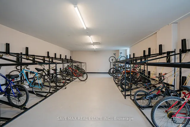 Additional image 33 of 741 King St Unit 411