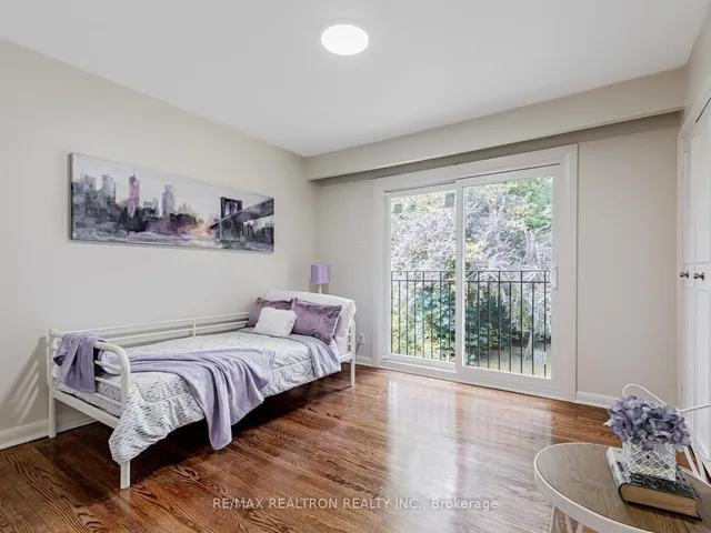 Additional image 18 of 4 Chater Crt