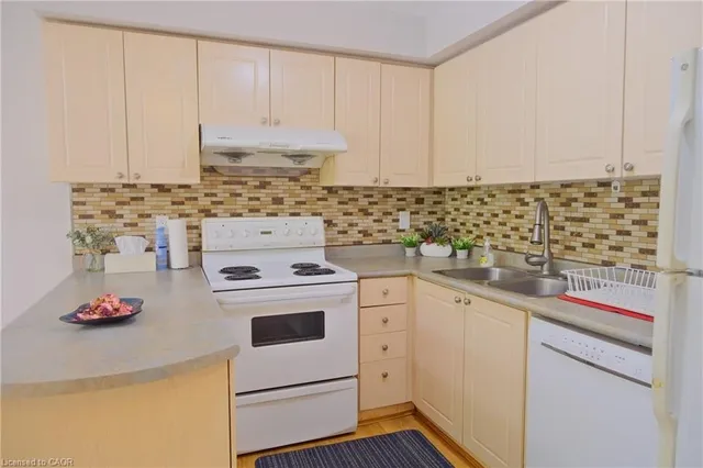 Additional image 14 of 59 Mooregate Cres