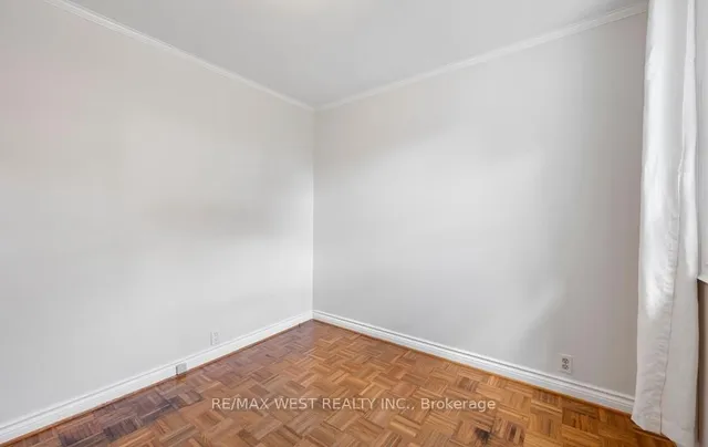 Additional image 19 of 6 Robindale Ave