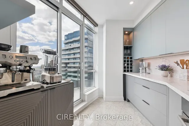 Additional image 11 of 18 Holmes Ave Unit UPH02