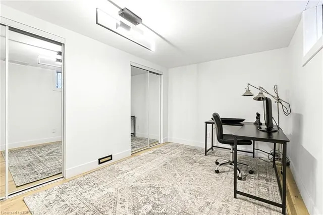 Additional image 32 of 40 Highview Dr