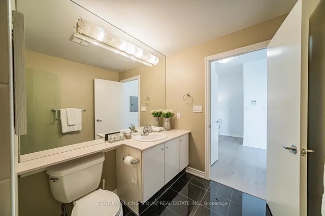 Additional image 39 of 300 Bloor St Unit 2004