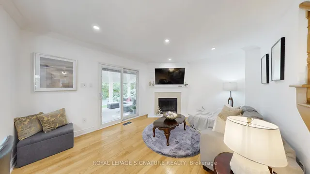 Additional image 6 of 26 Holmbush Cres