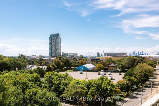 Additional image 32 of 219 Fort York Blvd Unit 409