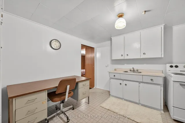 Additional image 27 of 35 Regatta Cres