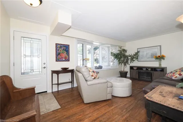 Additional image 9 of 20 Gay Cres