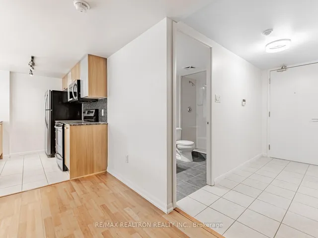 Additional image 8 of 38 Grenville St Unit 707