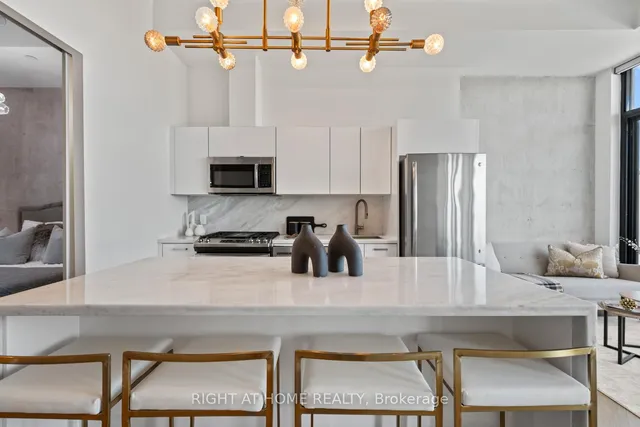 Additional image 7 of 608 Richmond St. W St Unit LPH02