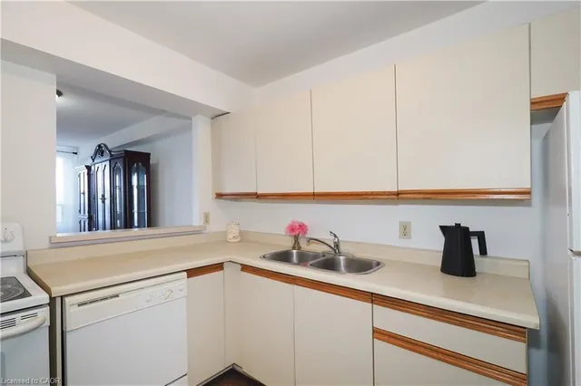 Additional image 9 of 18 Holborn Crt Unit 402