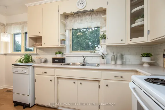 Additional image 26 of 148 Siebert Ave