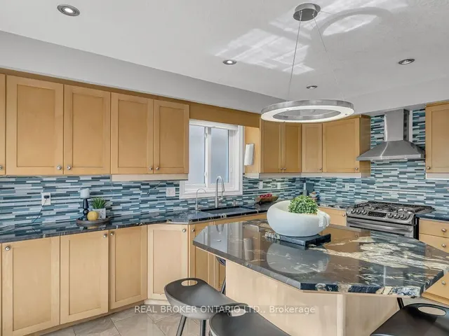 Additional image 19 of 141 Hollyridge Cres