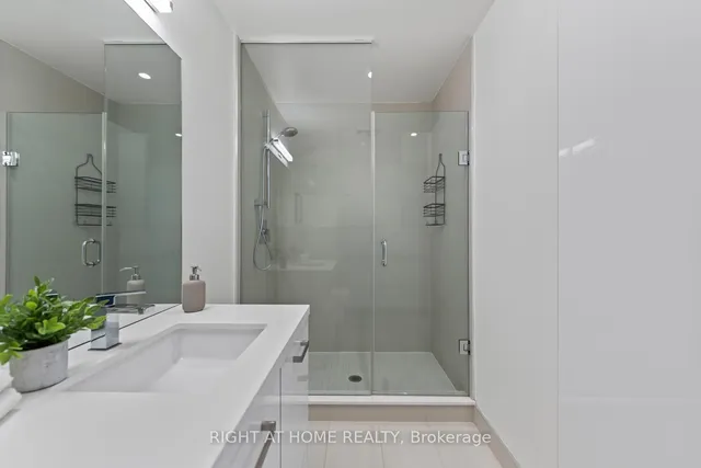 Additional image 35 of 608 Richmond St. W St Unit LPH02