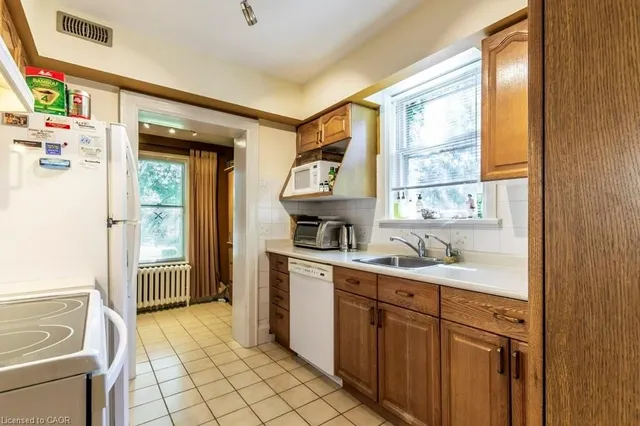 Additional image 14 of 97 Union Blvd