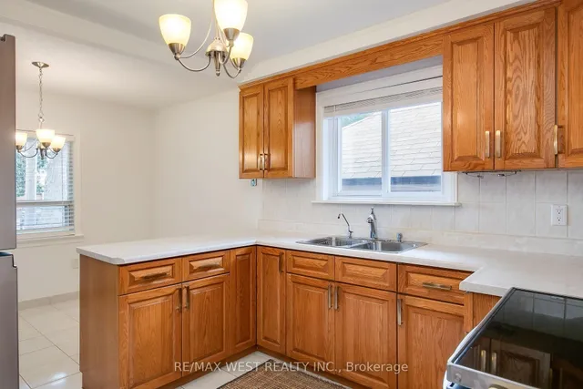 Additional image 12 of 50 Larchmere Ave