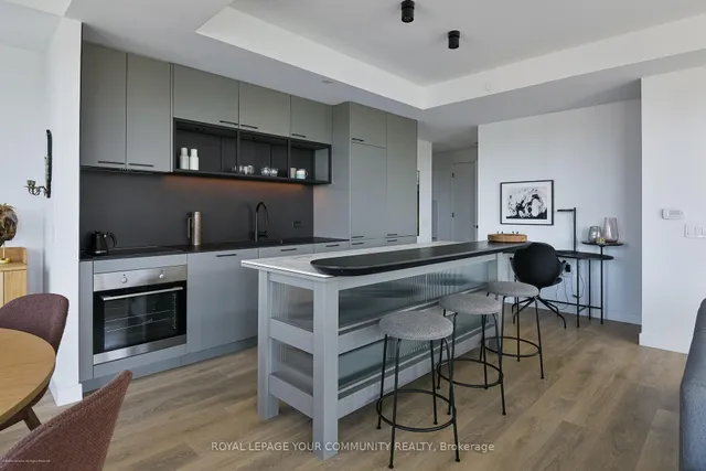 Additional image 8 of 505 Richmond St Unit 612