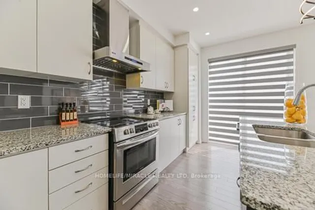 Additional image 28 of 30 Saxony St