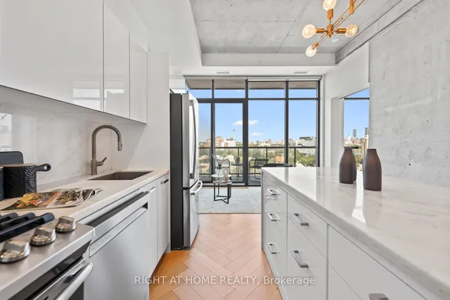 Additional image 16 of 608 Richmond St. W St Unit LPH02