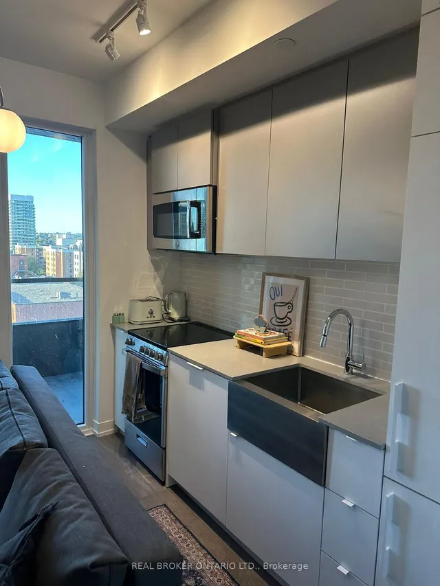 Additional image 10 of 270 Dufferin St Unit 820