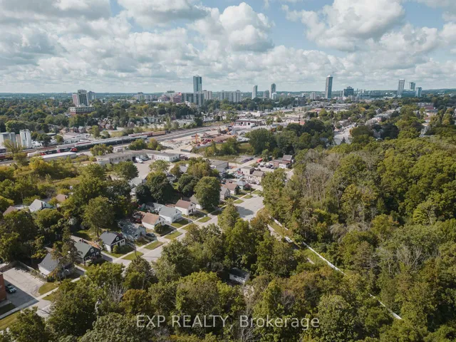 Additional image 9 of 563 Wellington St