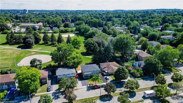 Additional image 41 of 73 Overlea Dr