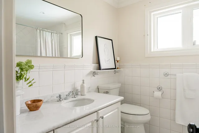 Additional image 24 of 30 Skyview Cres