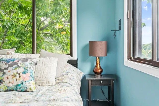 Additional image 13 of 11 Humber Hill Ave