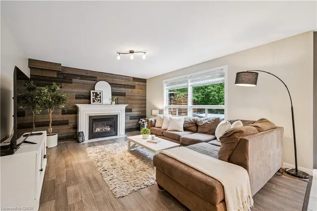 Additional image 37 of 533 Rush Meadow Cres