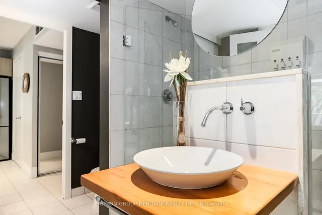 Additional image 30 of 550 Queens Quay Unit 126