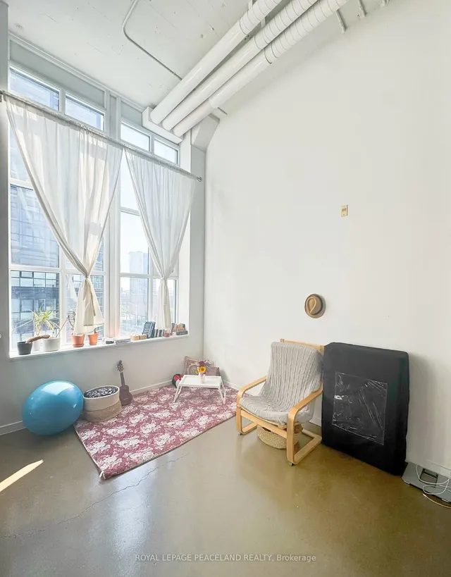 Additional image 3 of 410 King St Unit 418