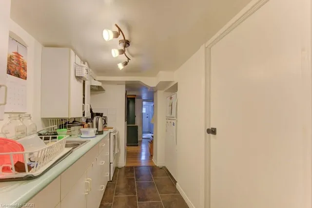 Additional image 38 of 43 Irvin St