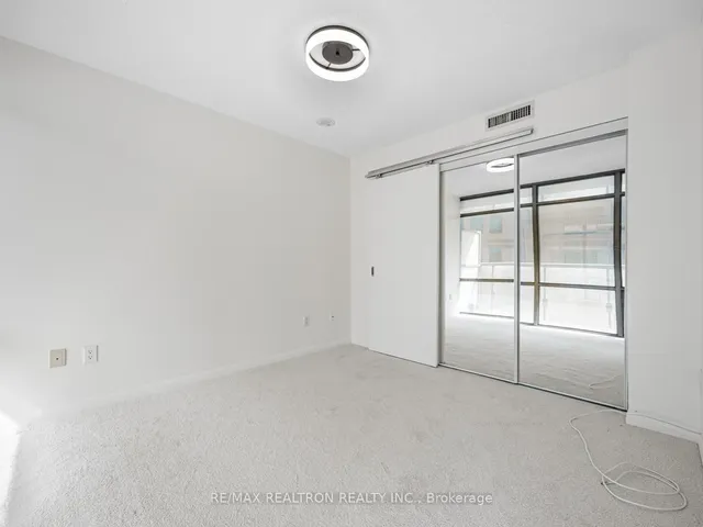 Additional image 30 of 38 Grenville St Unit 707