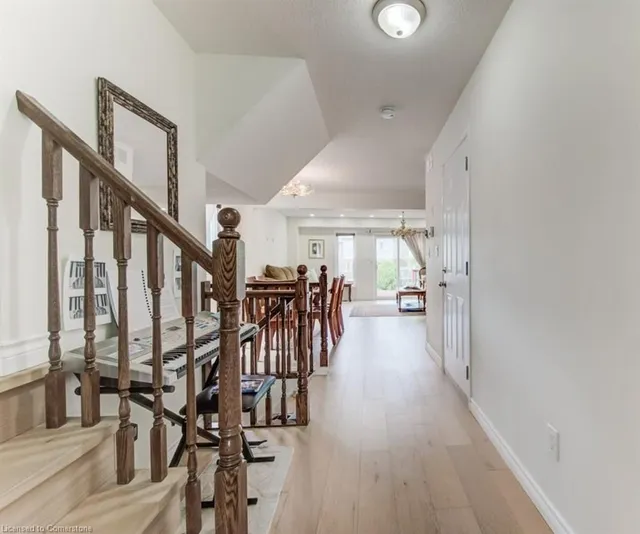 Additional image 7 of 220 Lemon Grass Cres