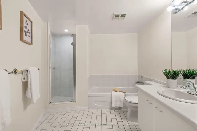 Additional image 27 of 25 The Esplanade Unit 502