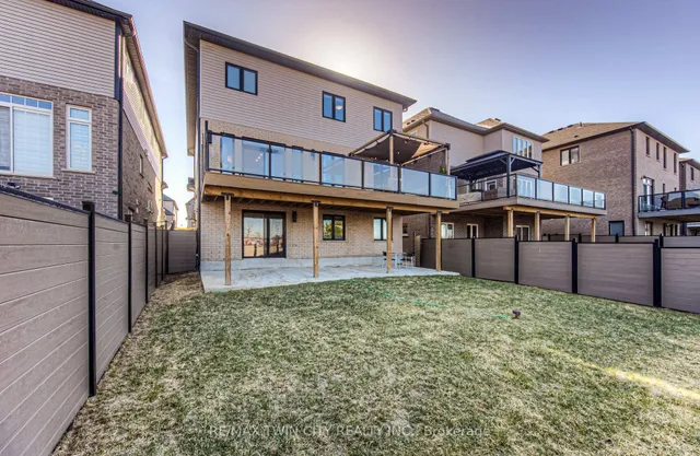 Additional image 45 of 904 Thomas Pedder Crt