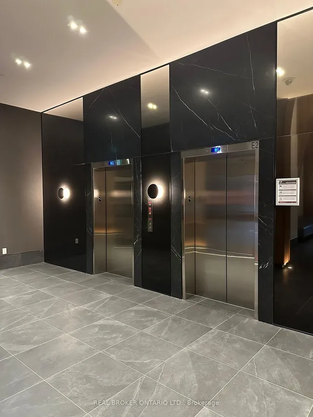 Additional image 19 of 270 Dufferin St Unit 820