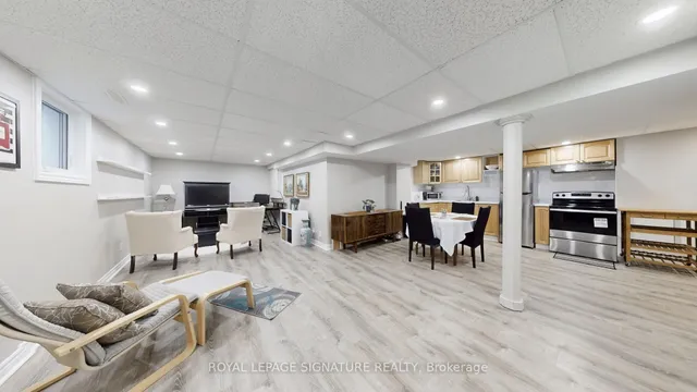 Additional image 17 of 26 Holmbush Cres