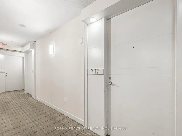 Additional image 3 of 38 Grenville St Unit 707